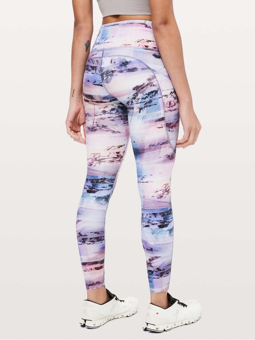 Lululemon Fast & Free 7/8 Tight II *Nulux 25"
Sunrise Silhouette Multi